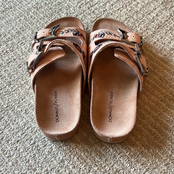 Donald Pliner leather floral slide sandals - Picture 5 of 10